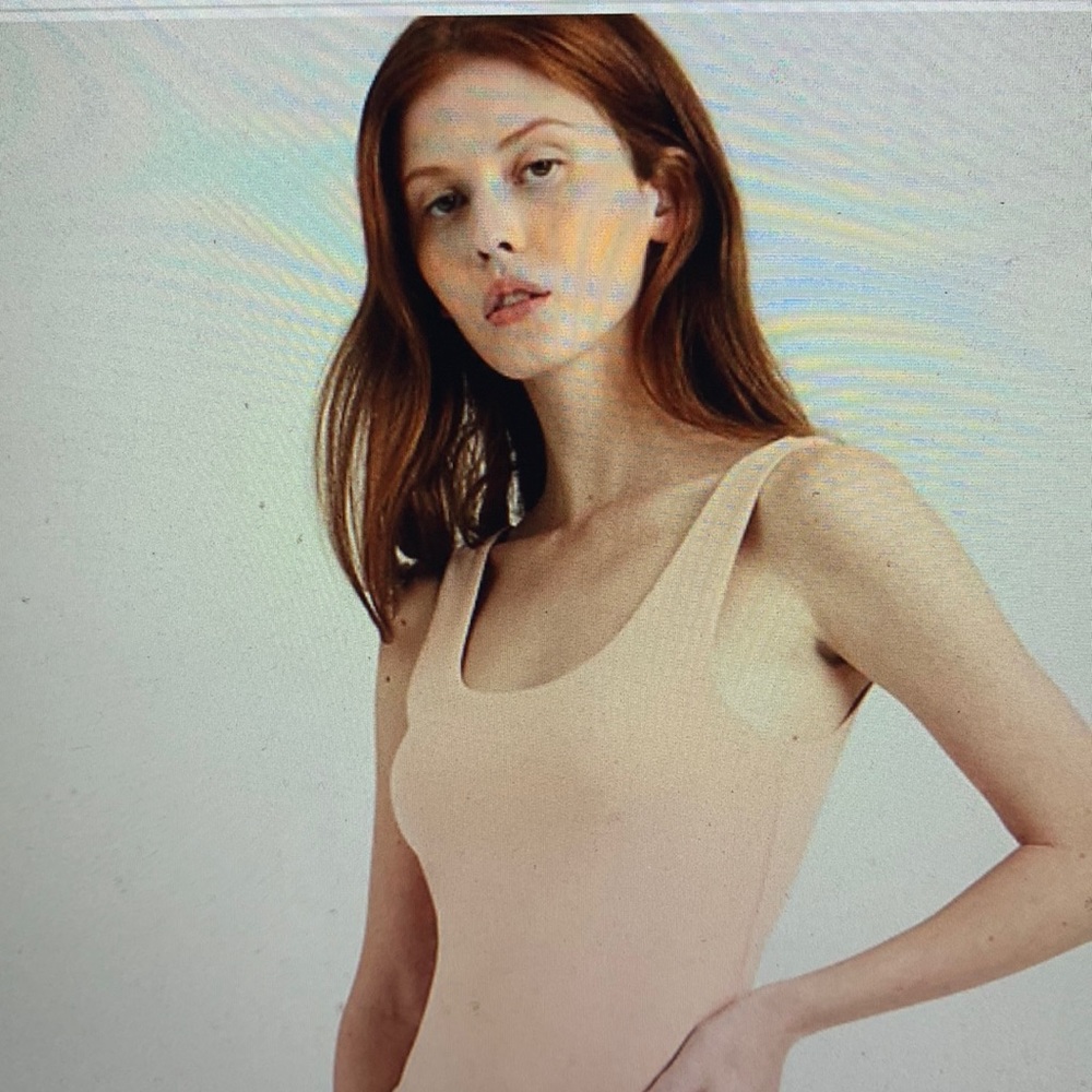Scoop-neck thing bodysuit hue 130 small warm nude pink color